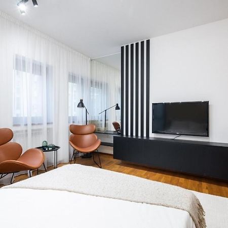 Wonderful Victorie Apartment Bucarest Esterno foto